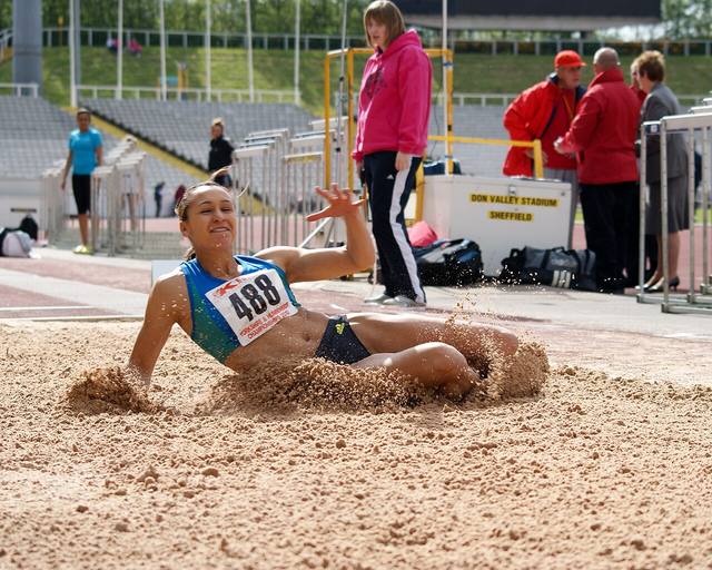 田径装备进化：科技如何悄悄改写比赛